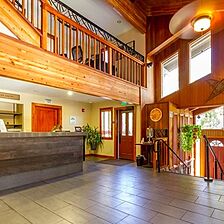 Mountain Retreat — Lobby