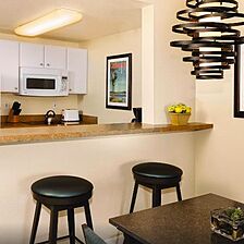 WorldMark Oceanside — Kitchen and Dining Area
