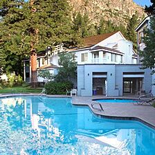 Squaw Valley Lodge — Pool