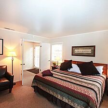 Pine Acres Lodge — Bedroom