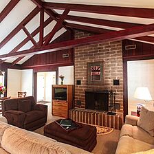 Pine Acres Lodge — Living Area