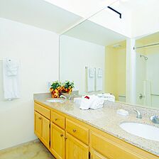 Vista Mirage Resort &mdash; Bathroom