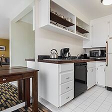 The Suites at Fisherman's Wharf — Kitchen