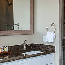 84 Main &mdash; Bathroom