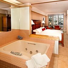 Park Plaza at Beaver Creek — Master Bathroom