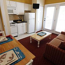 The Cottages at King's Creek Plantation — Living Area