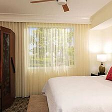 Hilton Grand Vacations Club (HGVC) at Waikoloa Beach Resort — Hilton Grand Vacations Club (HGVC) at Waikoloa Beach Resort Bedroom