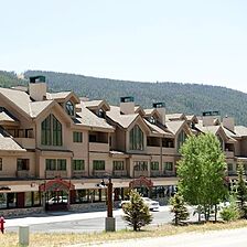 Gateway Mountain Lodge — Exterior