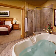 Fairmont Heritage Place - Franz Klammer Lodge — Bathroom