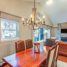 The River Club — Dining Area