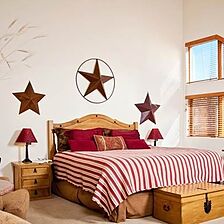 Bear Creek Lodge — Bedroom