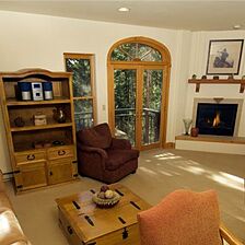 Bear Creek Lodge — Living Area