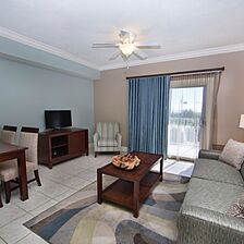 Holiday Inn Club Vacations Galveston Beach Resort — Living Area