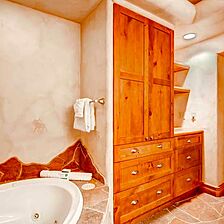 The Wren — Bathroom