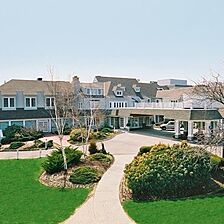 Water's Edge Inn & Resort — Exterior