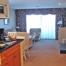 Water's Edge Inn & Resort — Kitchen