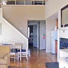 Water's Edge Inn & Resort — Living and Dining Area