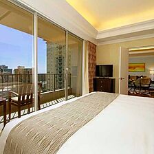 Wyndham Vacation Resorts Royal Garden at Waikiki — Bedroom