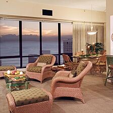 Aston Waikiki Sunset — Living Area