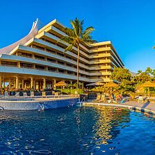The Royal Kona — Exterior