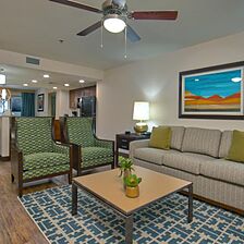 Holiday Inn Club Vacations Scottsdale Resort — Living Area