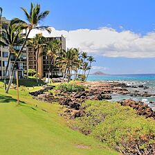 Kihei Surfside Resort — Grounds and Beach
