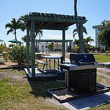 Sanibel Beach Club II &mdash; Grill Area