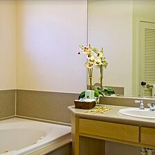 Club Wyndham Shearwater — Bathroom