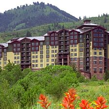 Grand Summit Hotel — Exterior
