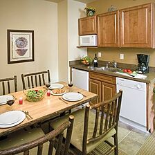 Wyndham Taos — Kitchenette and Dining Area