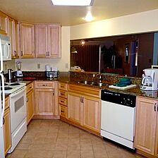 Las Olas Beach Club of Cocoa Beach — Kitchen