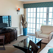Sea Shells Beach Club — Living Area