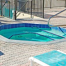 Turtle Inn — Hot Tub