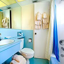Avalon Resort — Bathroom
