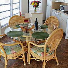 Topsider Resort — Dining Area