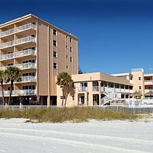 Commodore Beach Club — Exterior
