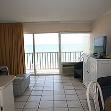 Traders Inn Beach Club &mdash; Living Area