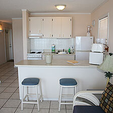 Traders Inn Beach Club &mdash; Kitchen