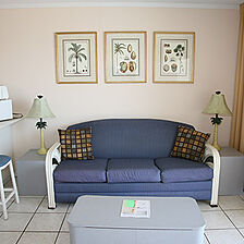 Traders Inn Beach Club &mdash; Living Area