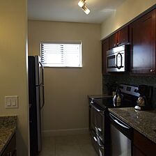 La Costa Beach Club Resort — Kitchen