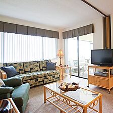 Harder Hall Lakeside Villas — Living Area