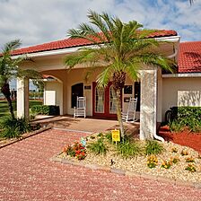 Harder Hall Lakeside Villas — Exterior