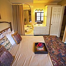 Holiday Inn Club Vacations Piney Shores Resort — Bedroom