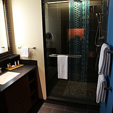 Disney's Polynesian Villas & Bungalows — Studio bathroom