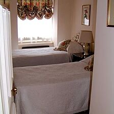 The Sloane Gardens Club &mdash; - Unit Guest Bedroom