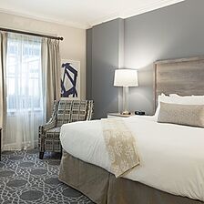 King 583 &mdash; Bedroom