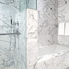 The Residences by Hilton Club — Bathroom