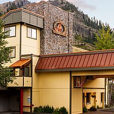 Red Wolf Lodge at Olympic Valley — Exterior