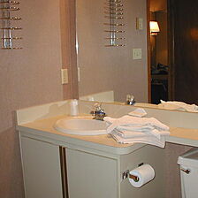 Split Rock Resort — - Unit Bathroom