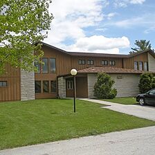 Fox Hills Resort — Exterior